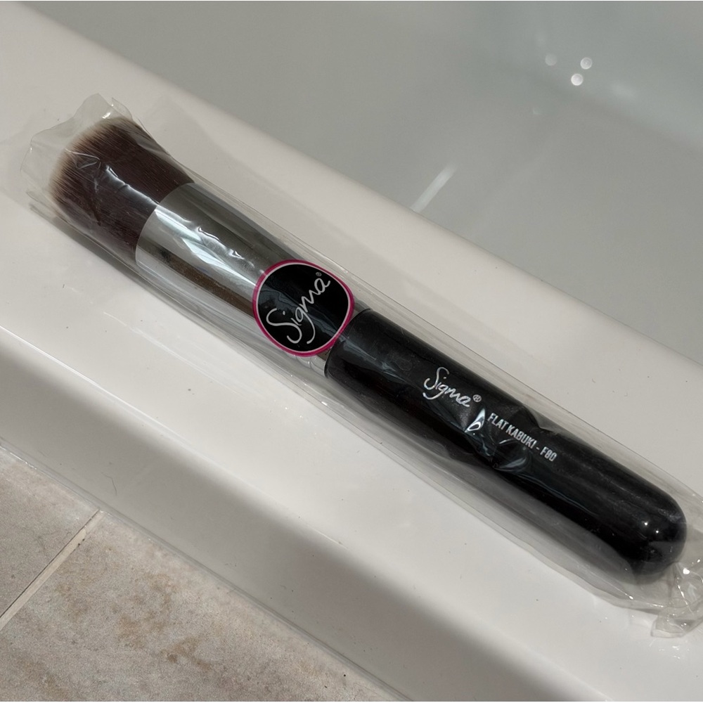 Sigma Beauty Flat Kabuki F80 Makeup Brush